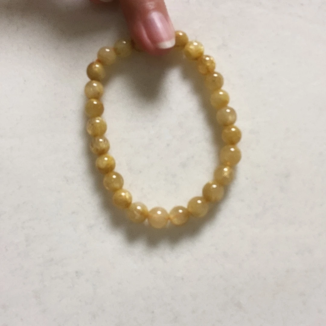 水晶手串未镶嵌简单