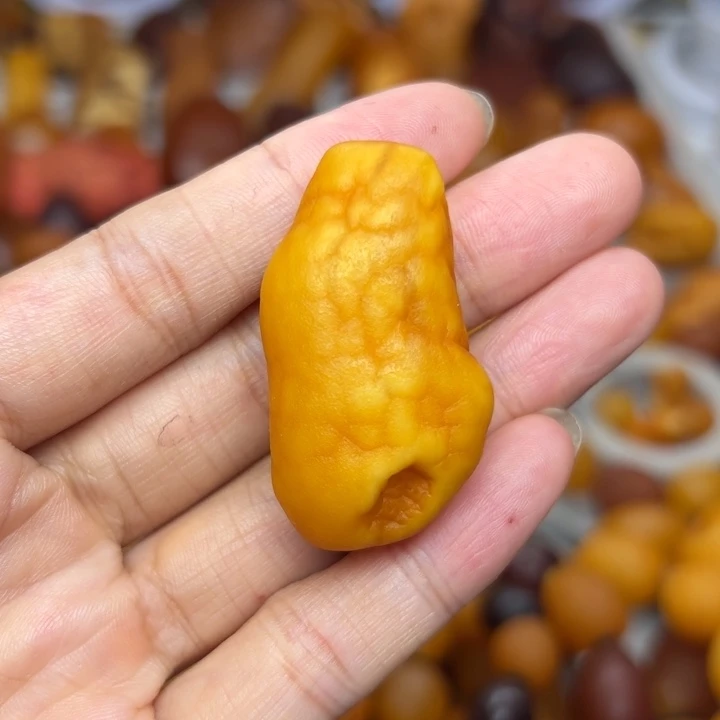 琥珀颈饰未镶嵌天然蜜蜡