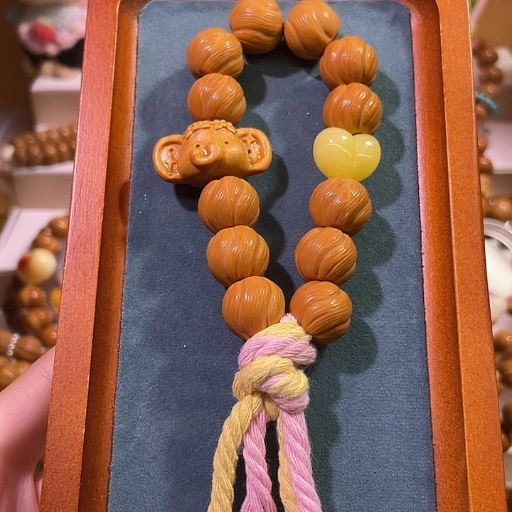 猴头核桃吊坠卷卷酥卡15+小象小手持