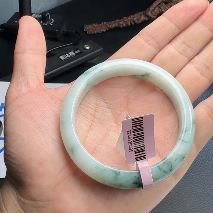 翡翠未镶嵌手镯手镯