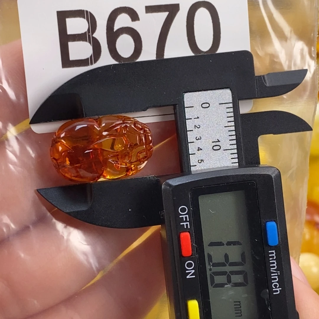 琥珀未镶嵌珠宝奇石