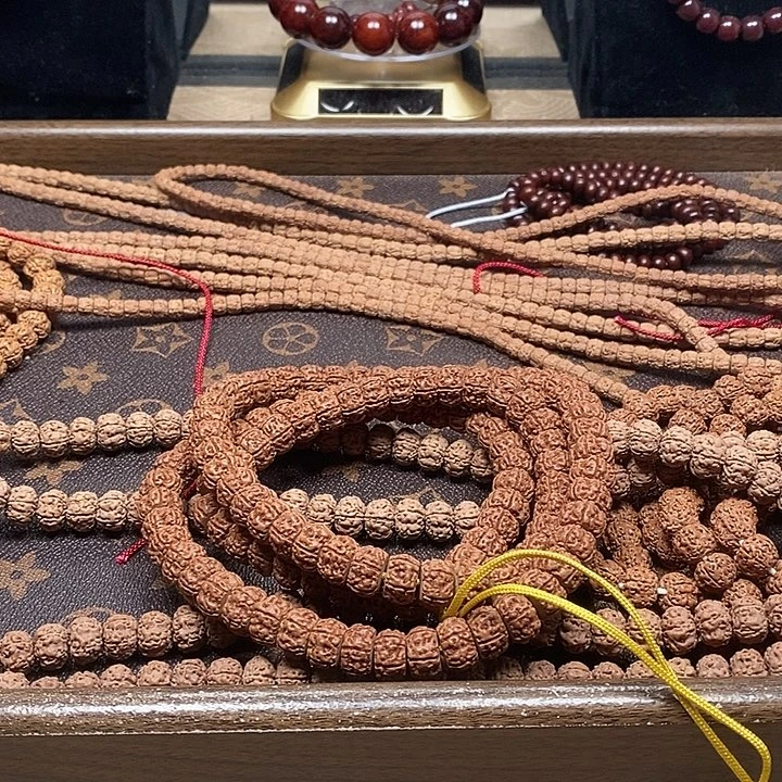 陛***下吊坠金刚菩提108元皮二代盘龙