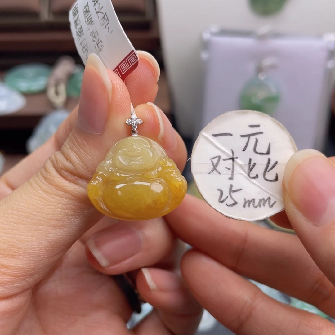 瑶***女颈饰未镶嵌翡翠佛公