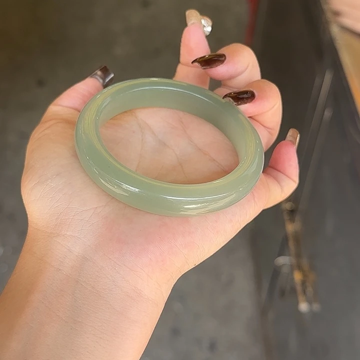 东陵石手镯未镶嵌