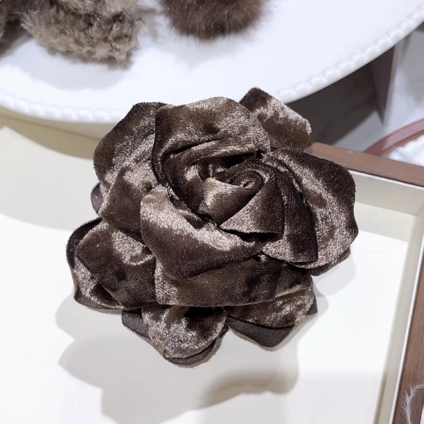 M541高级咖色花朵10公分抓夹