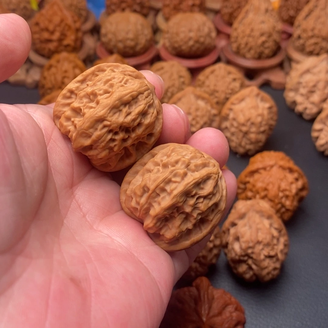 文玩核桃吊坠34野狼