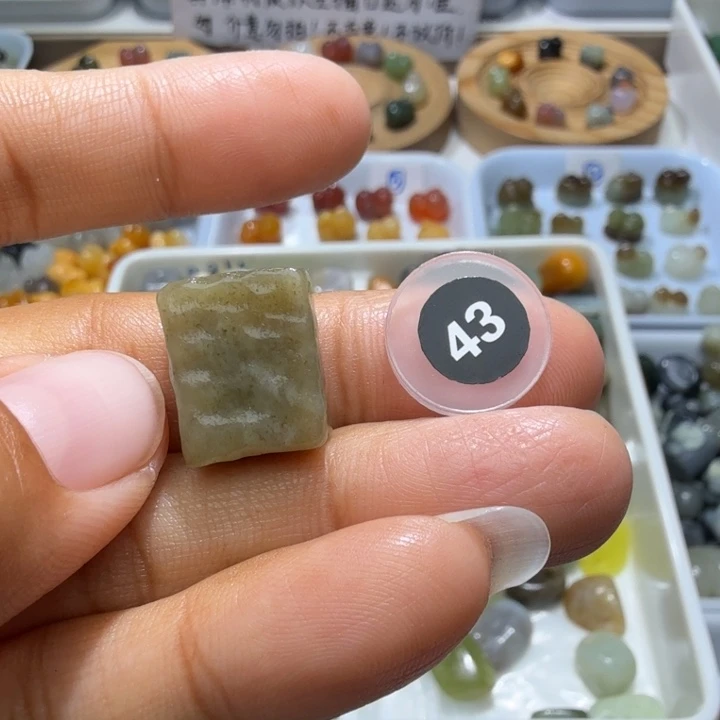 和田玉未镶嵌珠宝奇石