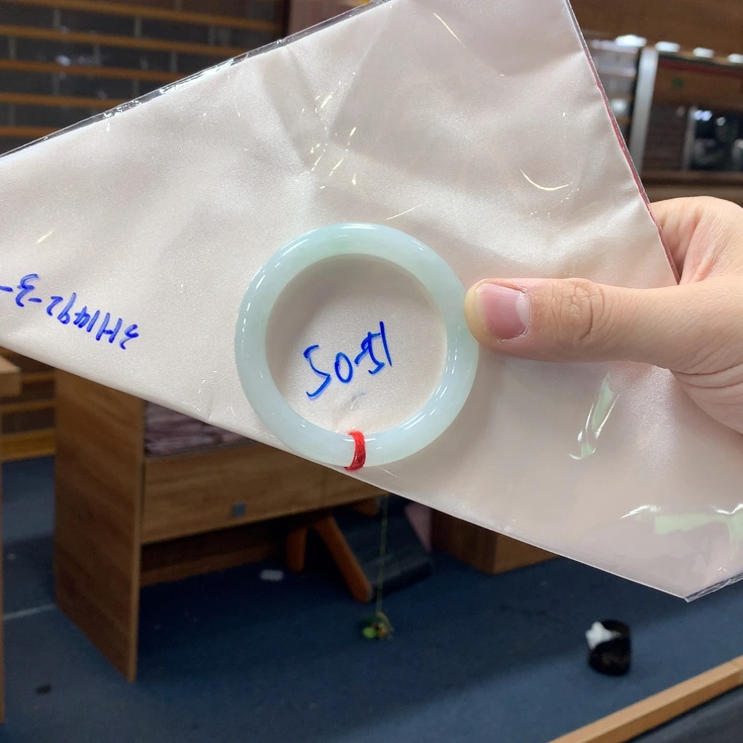 翡翠未镶嵌手镯翡翠