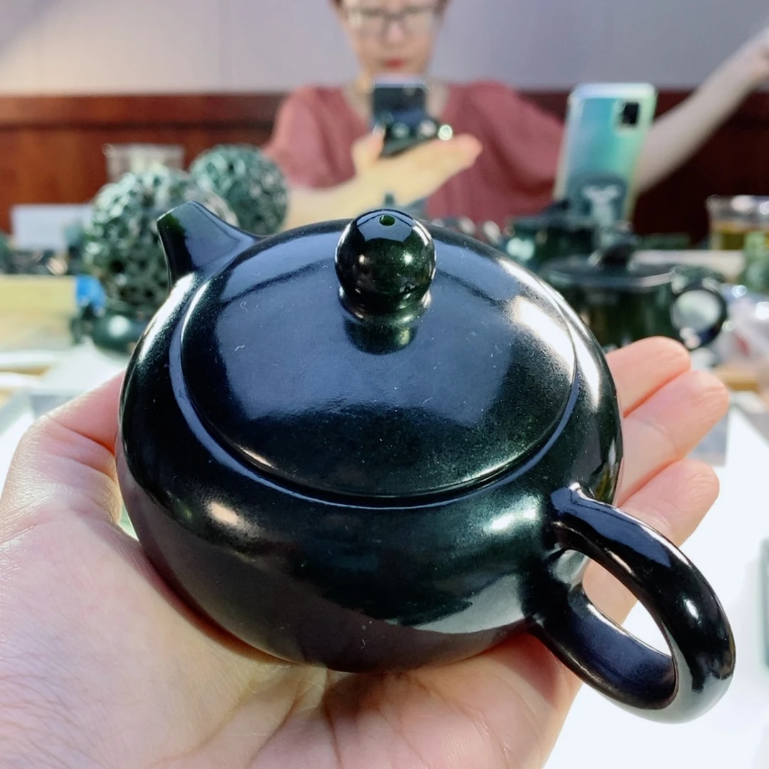 未镶嵌和田玉（青玉）摆件