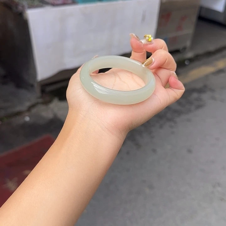 东陵石未镶嵌手镯