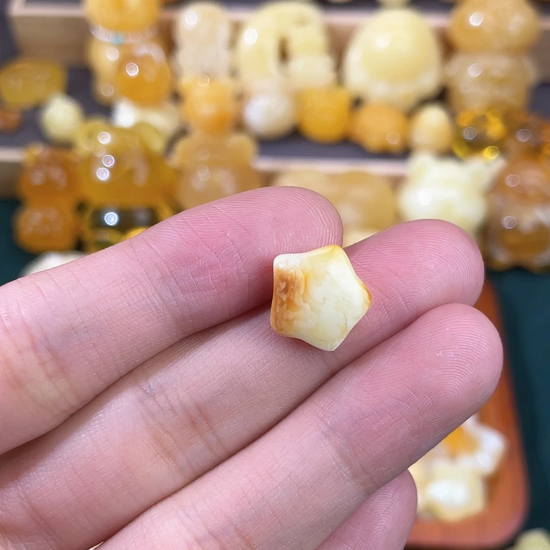琥珀裸石未镶嵌蜜蜡