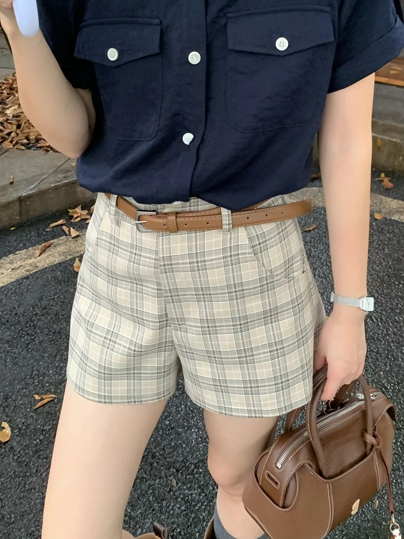 Even一雯【老钱周记】韩系高智感含羊毛卡其色格纹百搭短裤带皮带