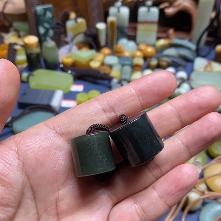 *****蛇纹石玉未镶嵌颈饰