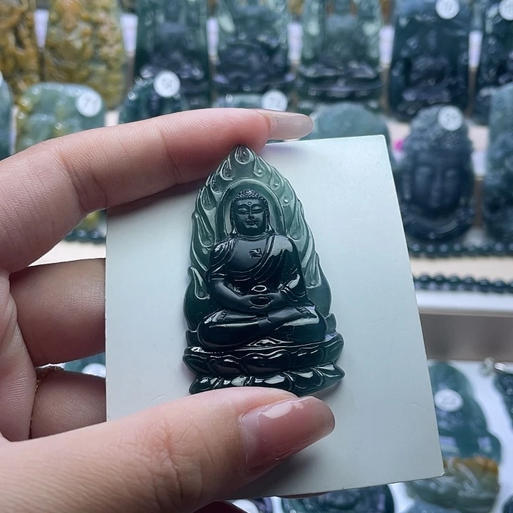翡翠未镶嵌颈饰翡翠未镶嵌