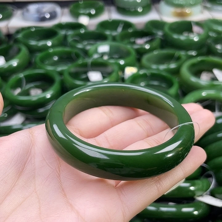 未镶嵌手镯和田玉（碧玉）