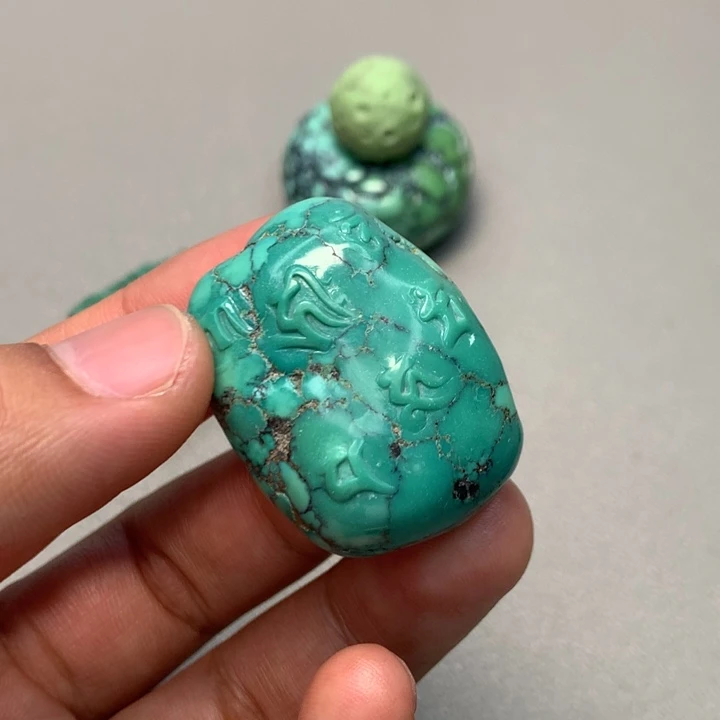 绿松石未镶嵌颈饰