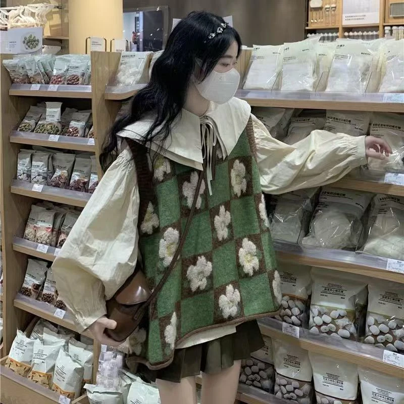 【套装】娃娃领衬衫+花朵拼接叠穿针织马甲套装