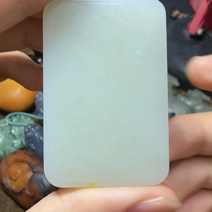 和田玉未镶嵌把件