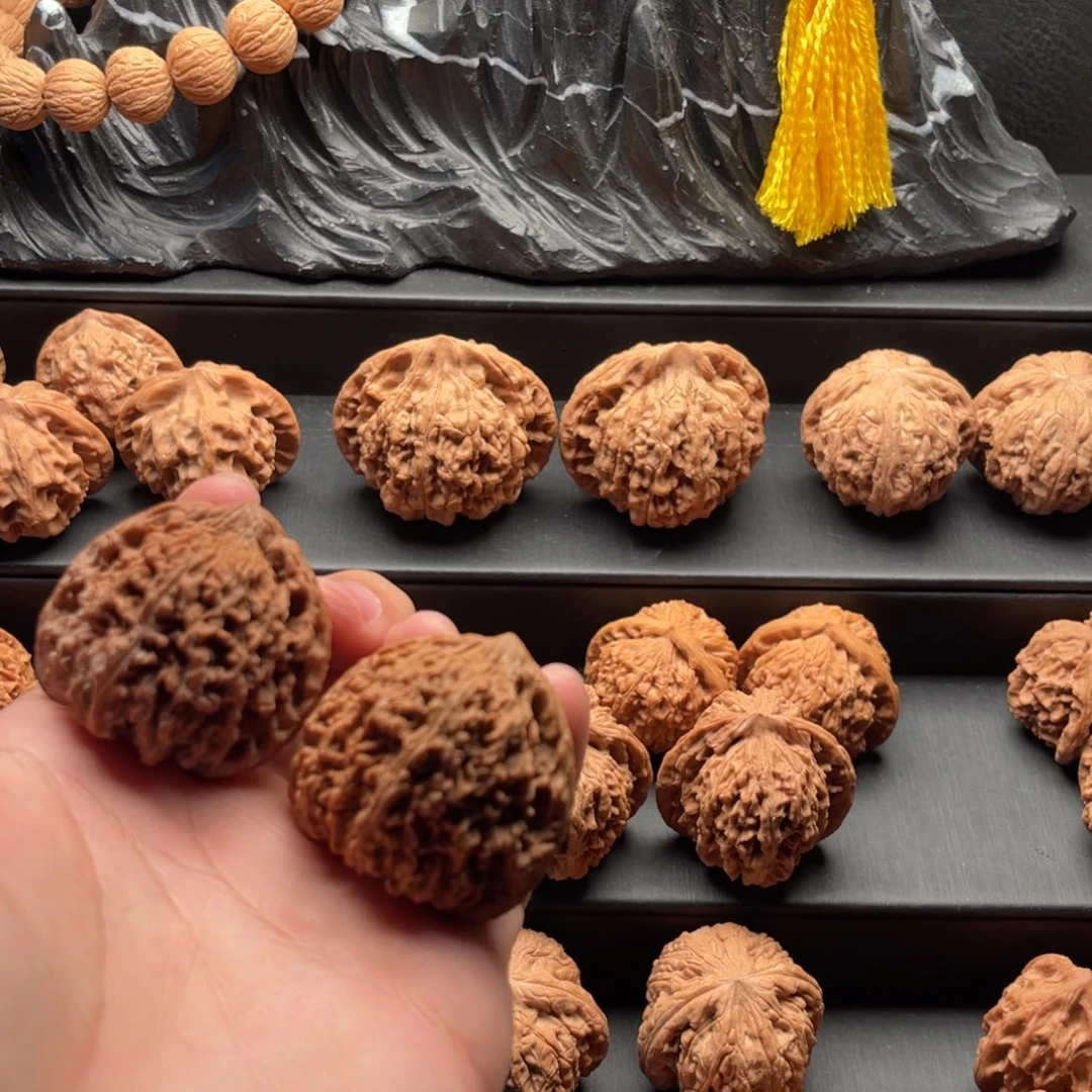 l***y文玩核桃吊坠满天星