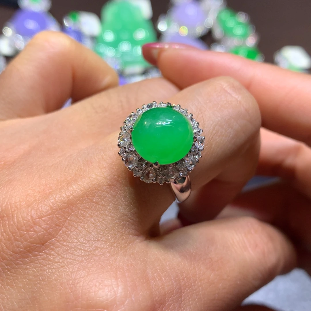 翡翠18K金镶嵌颈饰翡翠吊坠