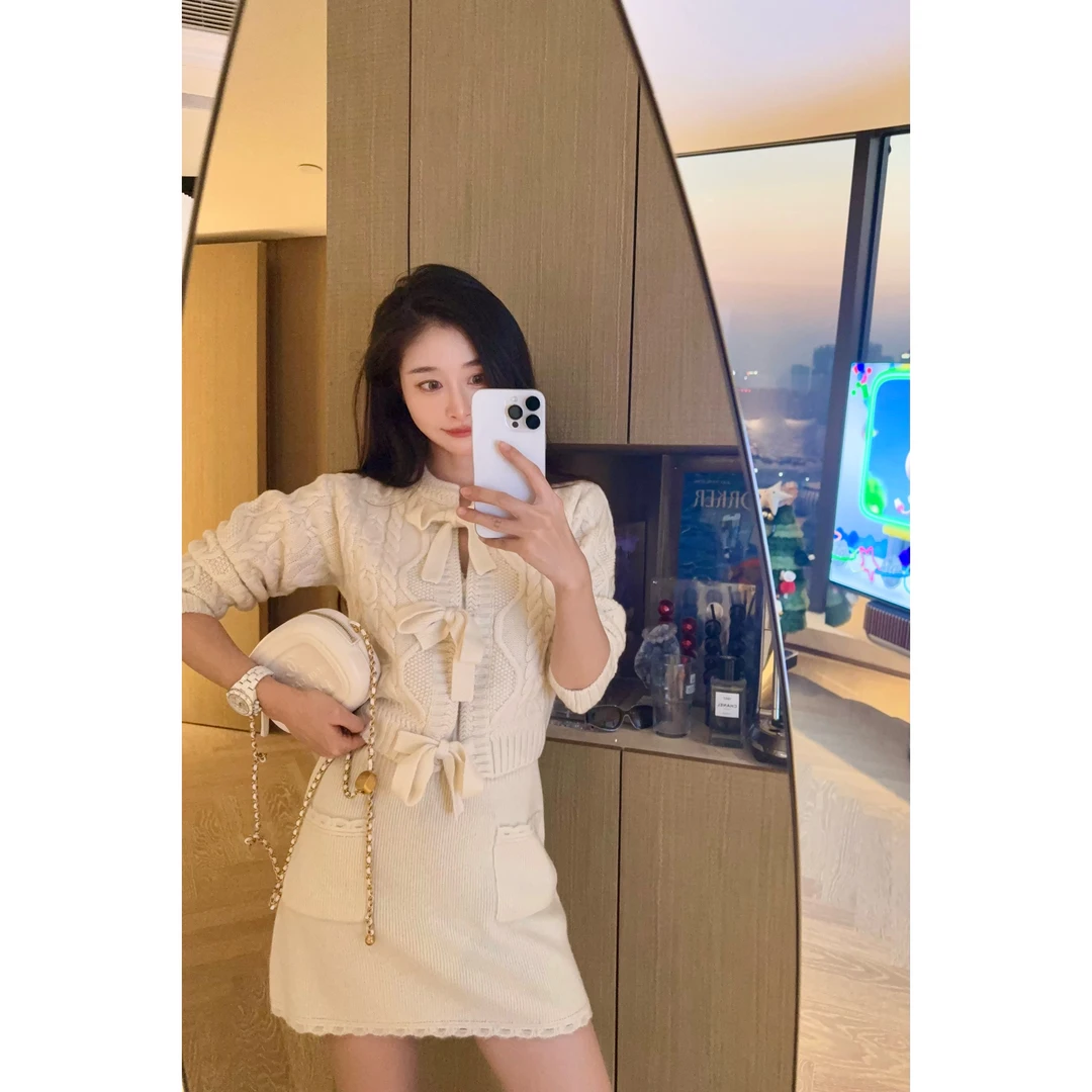 【RUNAWAY】小香风蝴蝶结绞花羊绒开衫