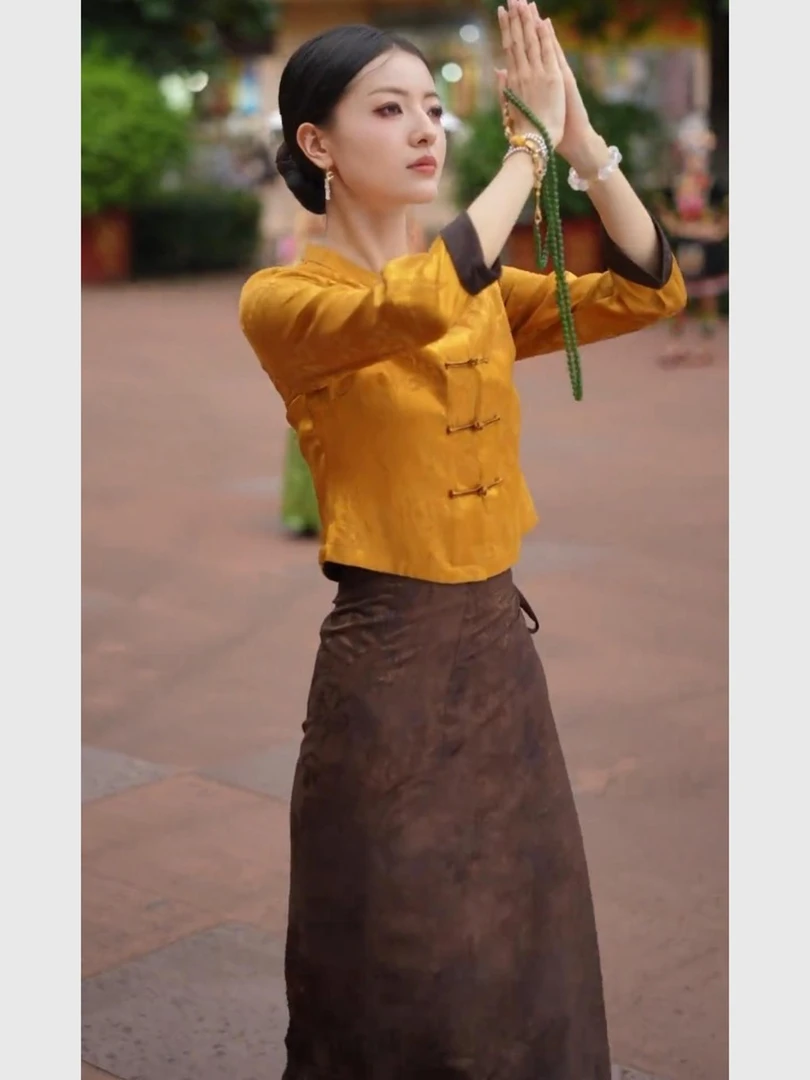 新中式国风复古女装套装秋季2025新款黄色提花衬衫咖色半身裙套装