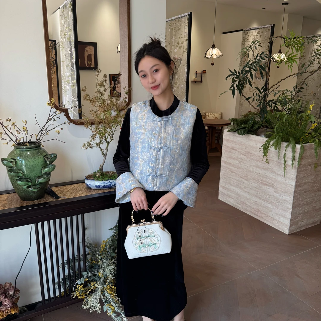 (薄款）25年春季新中式盘扣老钱风国风马甲内搭半身裙套装
