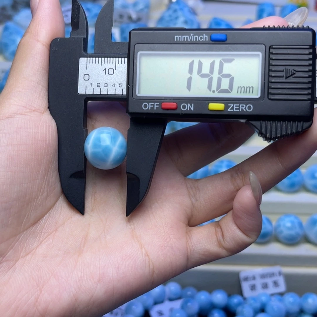 未镶嵌针钠钙石（海纹石）珠宝半成品