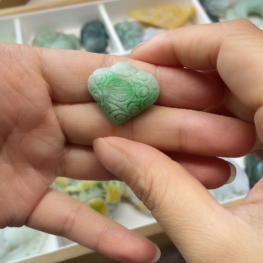 未镶嵌定制翡翠翡翠