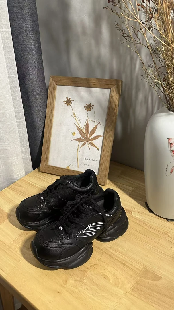 【现货先发下单备注编码宜】厚底轻便百搭时尚透气女鞋（非原图）