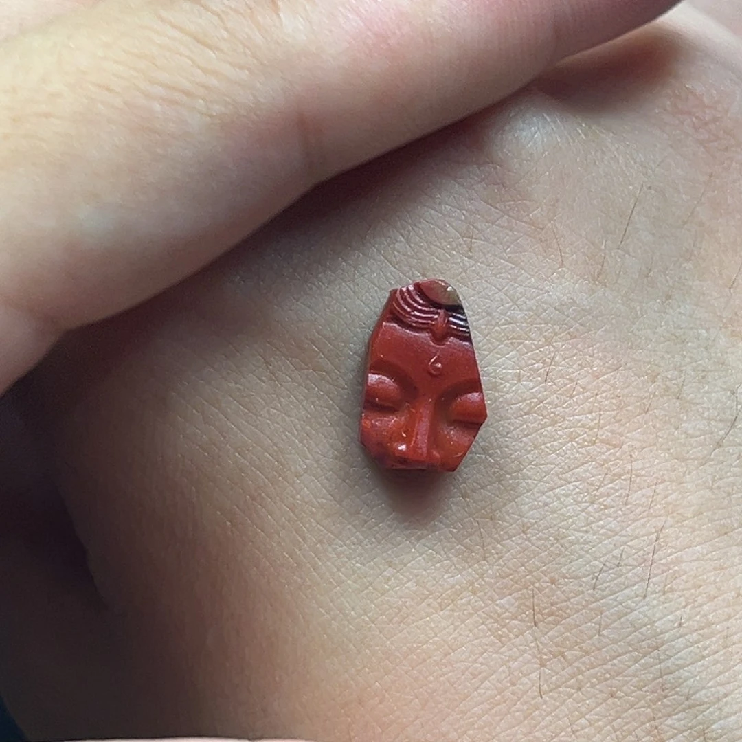 南红玛瑙吊坠未镶嵌