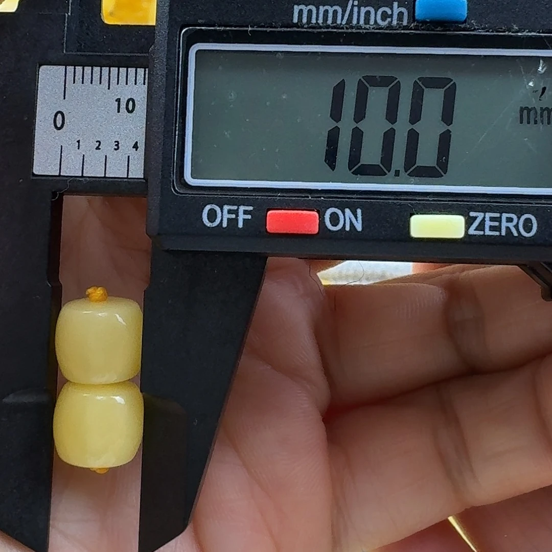 蜜蜡未镶嵌裸石55