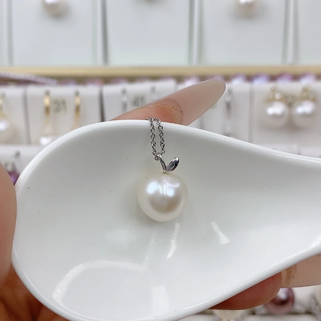 淡水珍珠颈饰银S925镶嵌一***~