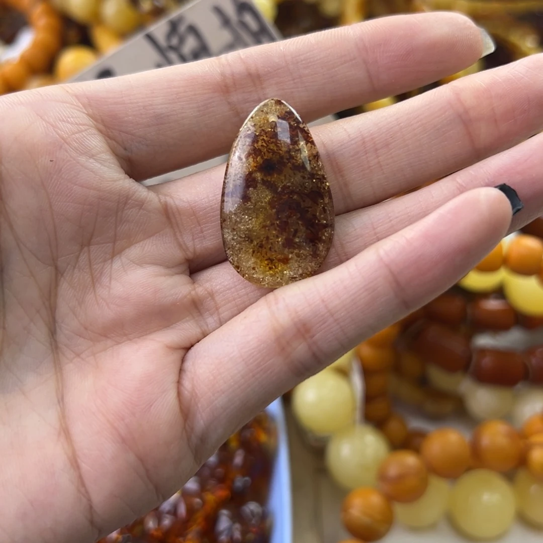 琥珀珠宝奇石未镶嵌