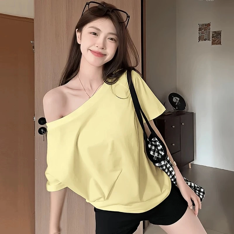 奶黄斜肩一字肩短袖t恤女夏季新款纯欲宽松显瘦内搭出行穿搭衣服