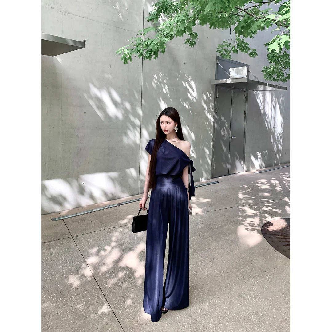 冯薪颖 时尚套装 不对称设计感上衣阔腿裤两件套 T505049