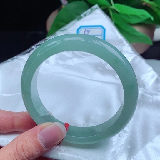 翡翠手镯未镶嵌      正圈57