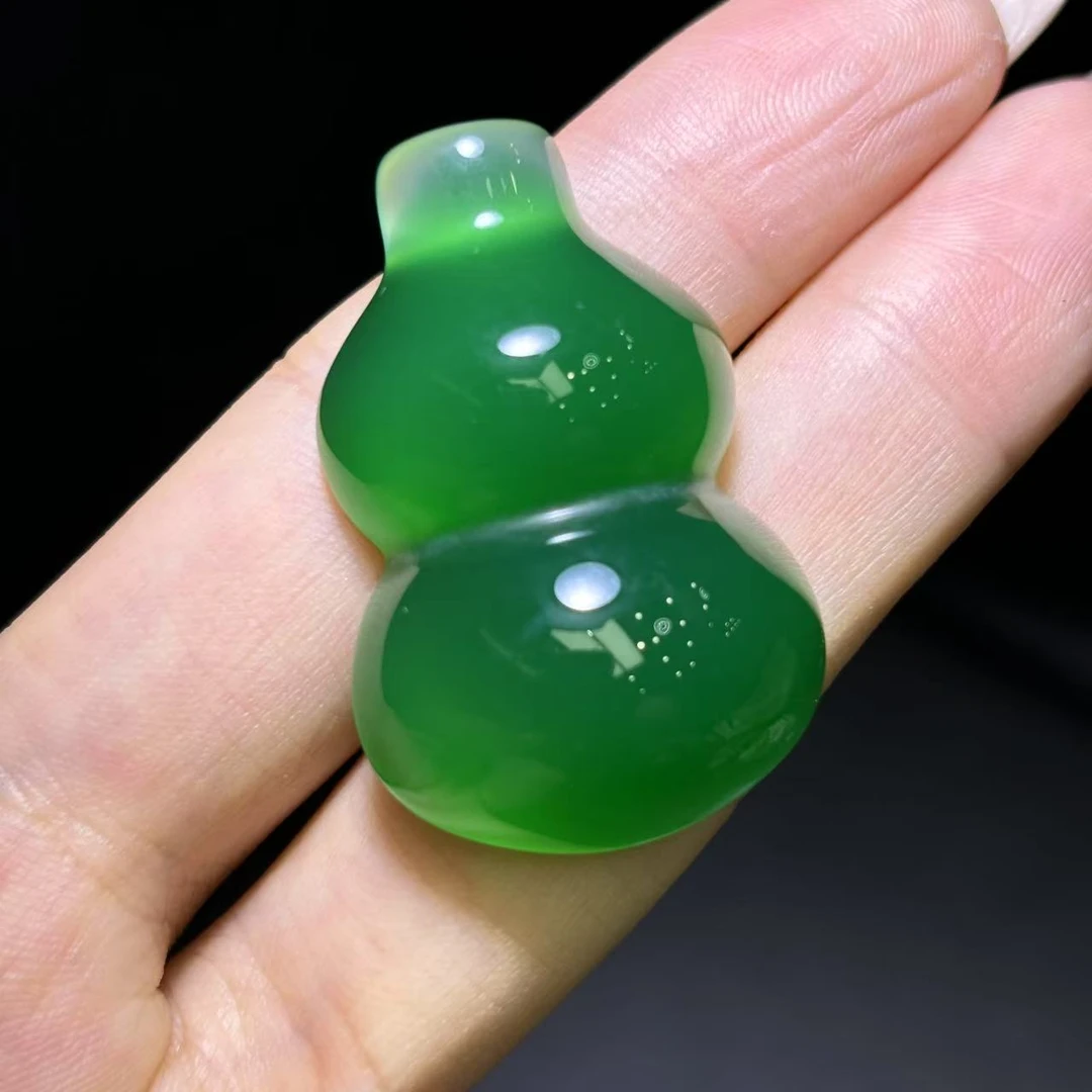 S8277-通天玉宗绿玛瑙绿葫芦吊坠-配扣头链子-送礼佳品
