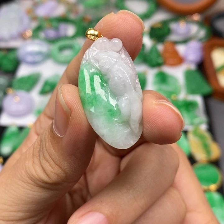 颈饰未镶嵌翡翠吊坠