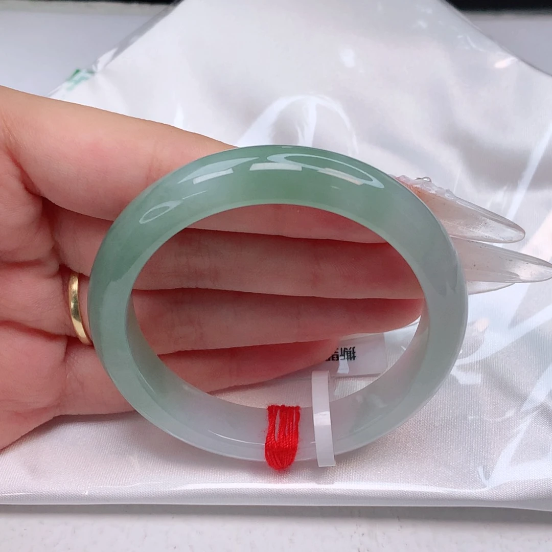 翡翠手镯未镶嵌正圈51