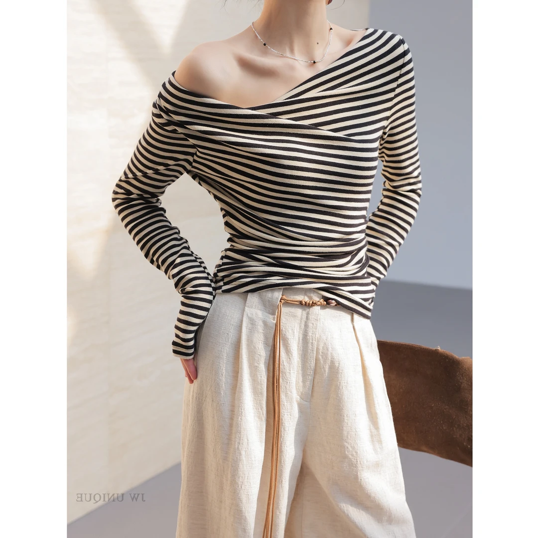 酒窝 设计感条纹长袖斜肩T恤女2025年早秋新款不规则上衣