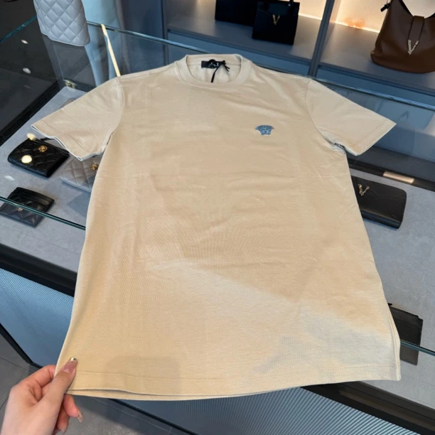 未使用 VERSACE/范思哲 三周左右到手/男士刺绣小标短袖卡其色