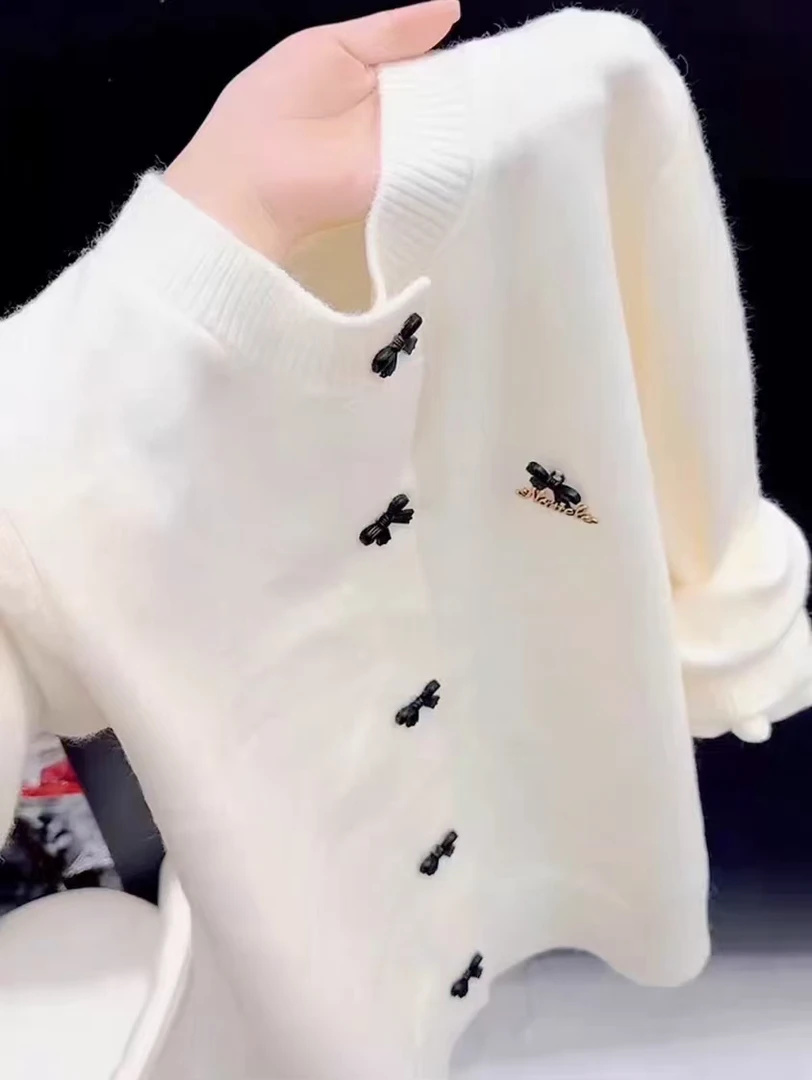 【蝴蝶扣～米白色】法式简约风百搭纯色设计感圆领针织开衫新款上衣