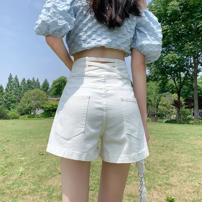 夏季镂空丹宁风高腰花纹纯色白色牛仔短裤女卷边长腿宽松直筒热裤