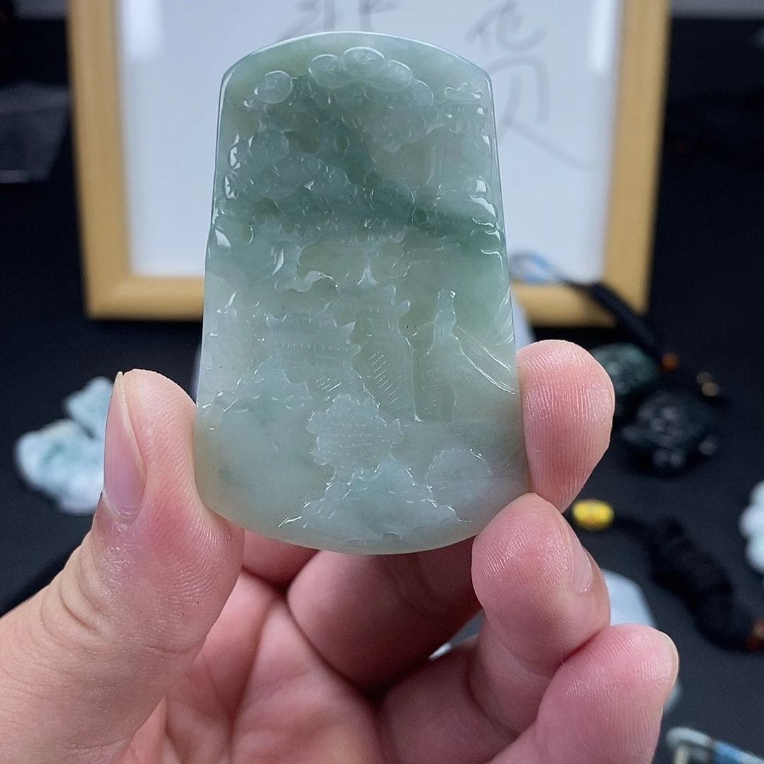 虾***仁翡翠未镶嵌颈饰翡翠