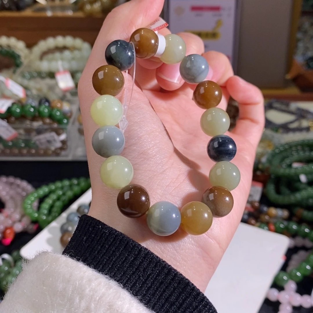 和田玉手链未镶嵌彩****?