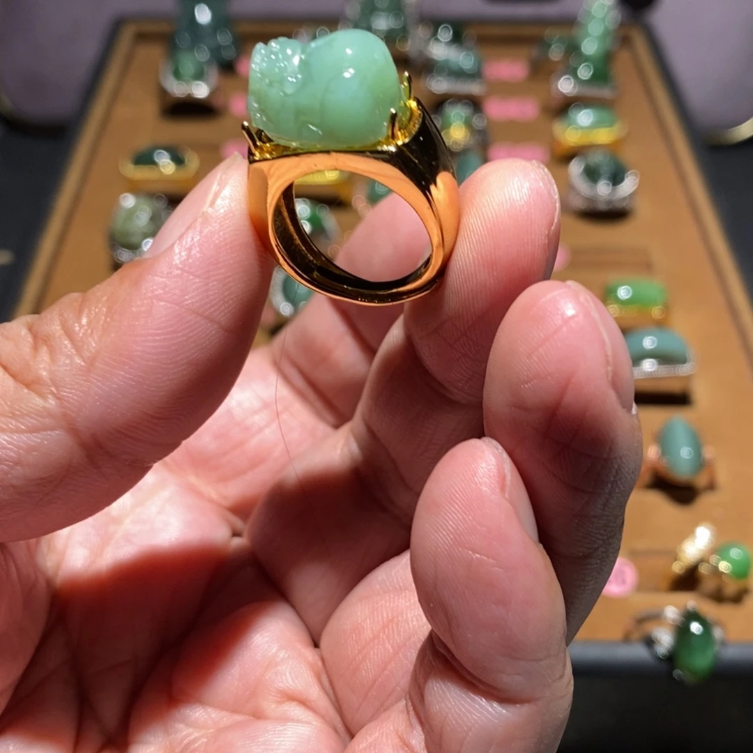 德***闲和田玉未镶嵌戒指