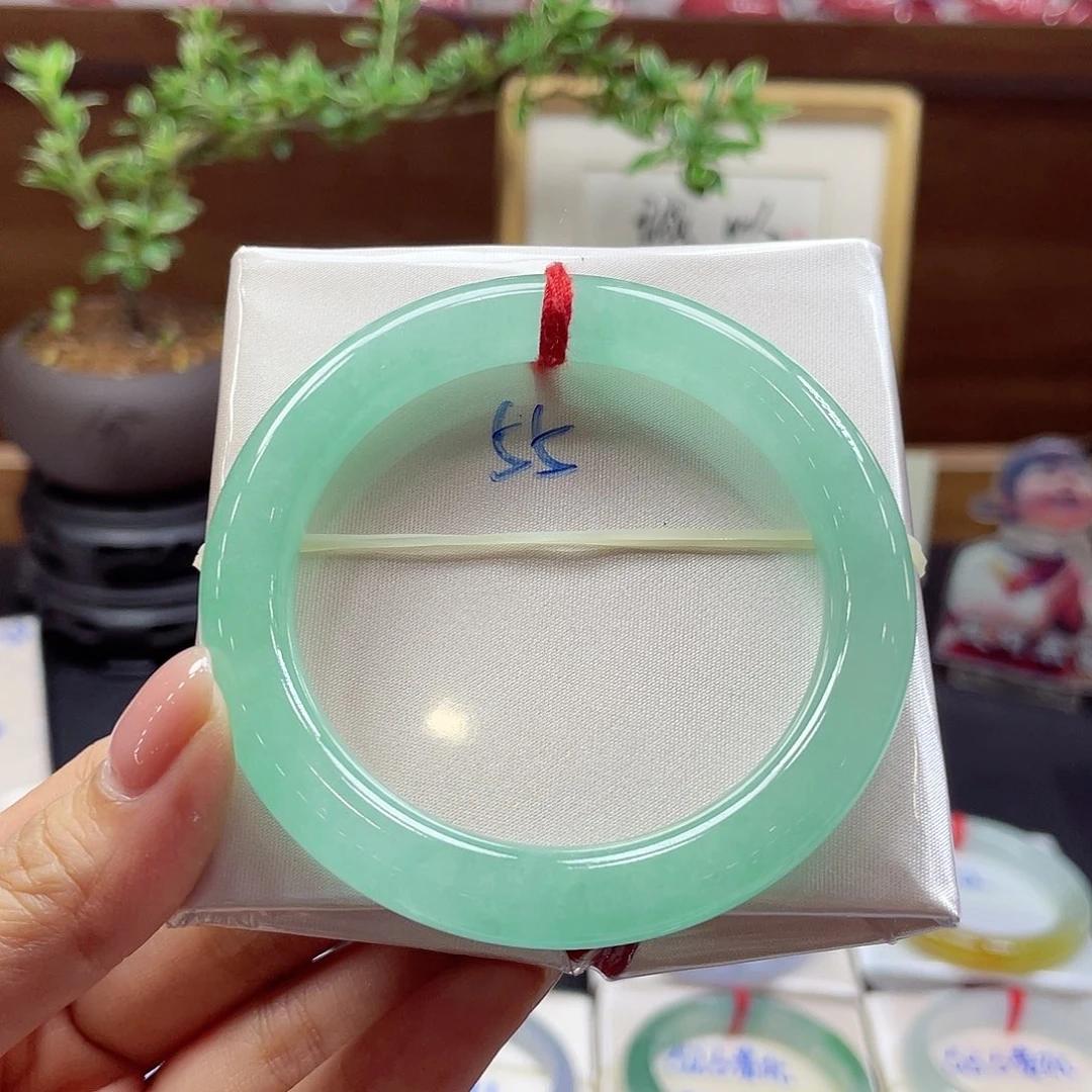 翡翠未镶嵌手镯60 号链接