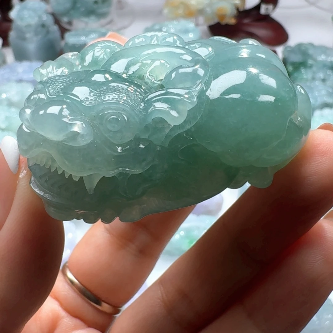 张***珏翡翠挂件未镶嵌貔貅