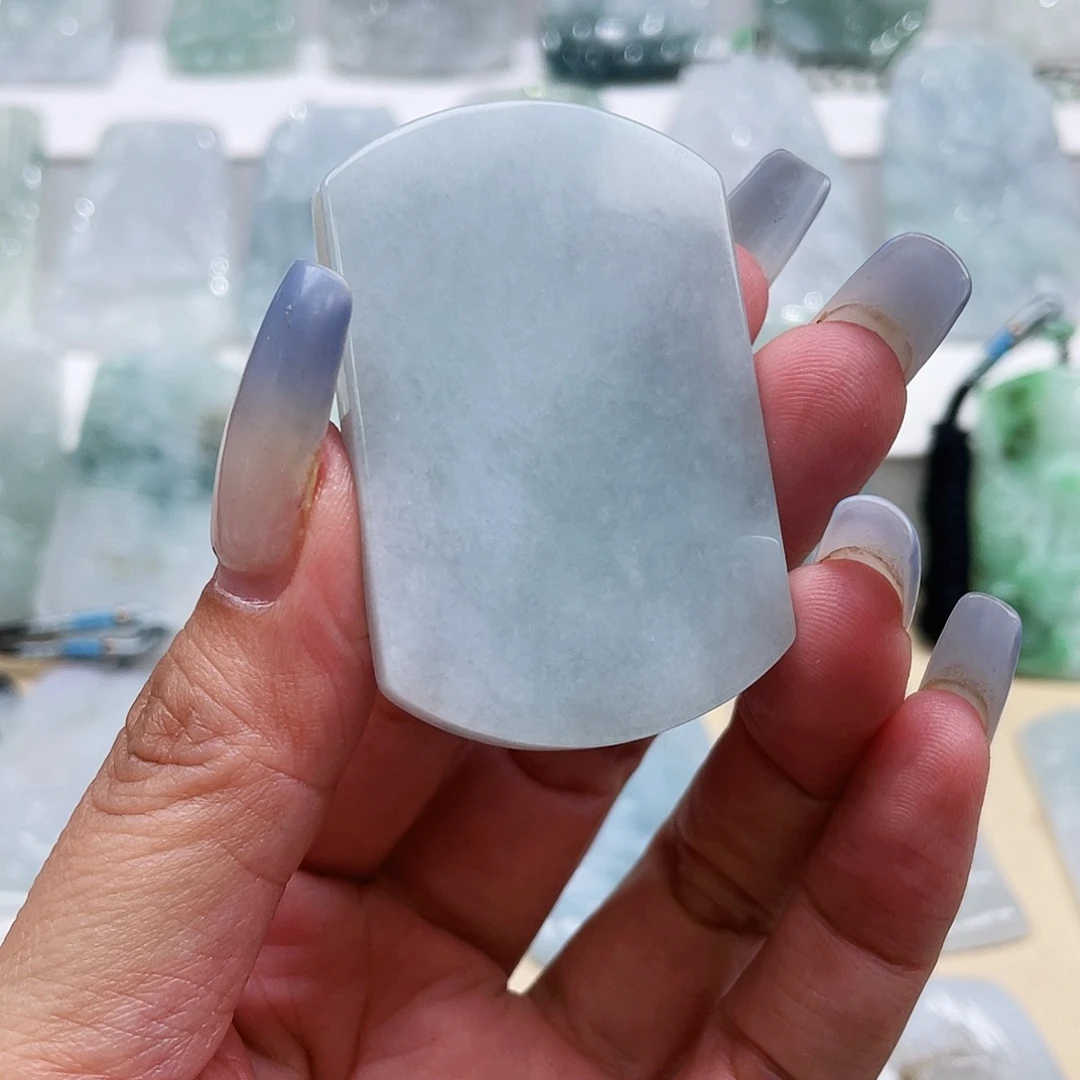 翡翠未镶嵌颈饰无事牌